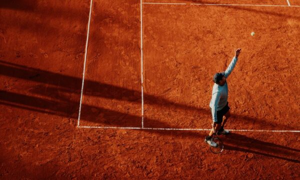 Roger Federer와 Rafel Nadal의 사랑과 증오 관계를 이해하기 위해 알아야 할 8가지