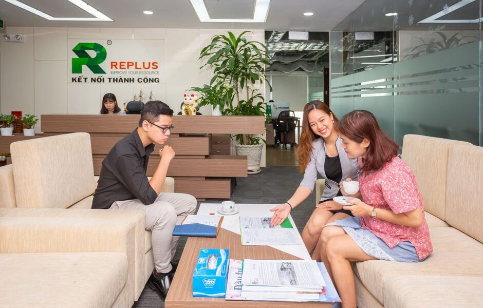 안심할 수 있는 현관 보안, 든든한 서비스와 신뢰를 겸비한 KMplus 도어락 추천