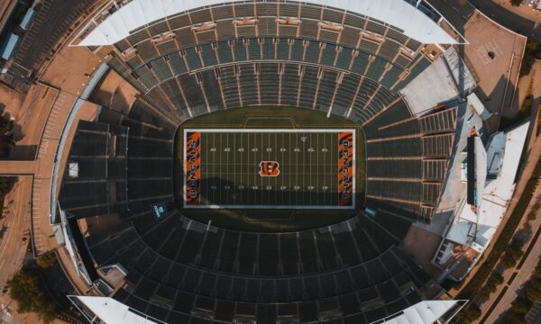 NFL 잠금은 136일의 드라마 끝에 종료됩니다